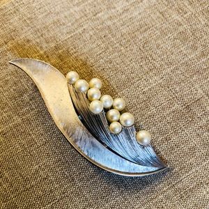 Vintage Trifari brooch